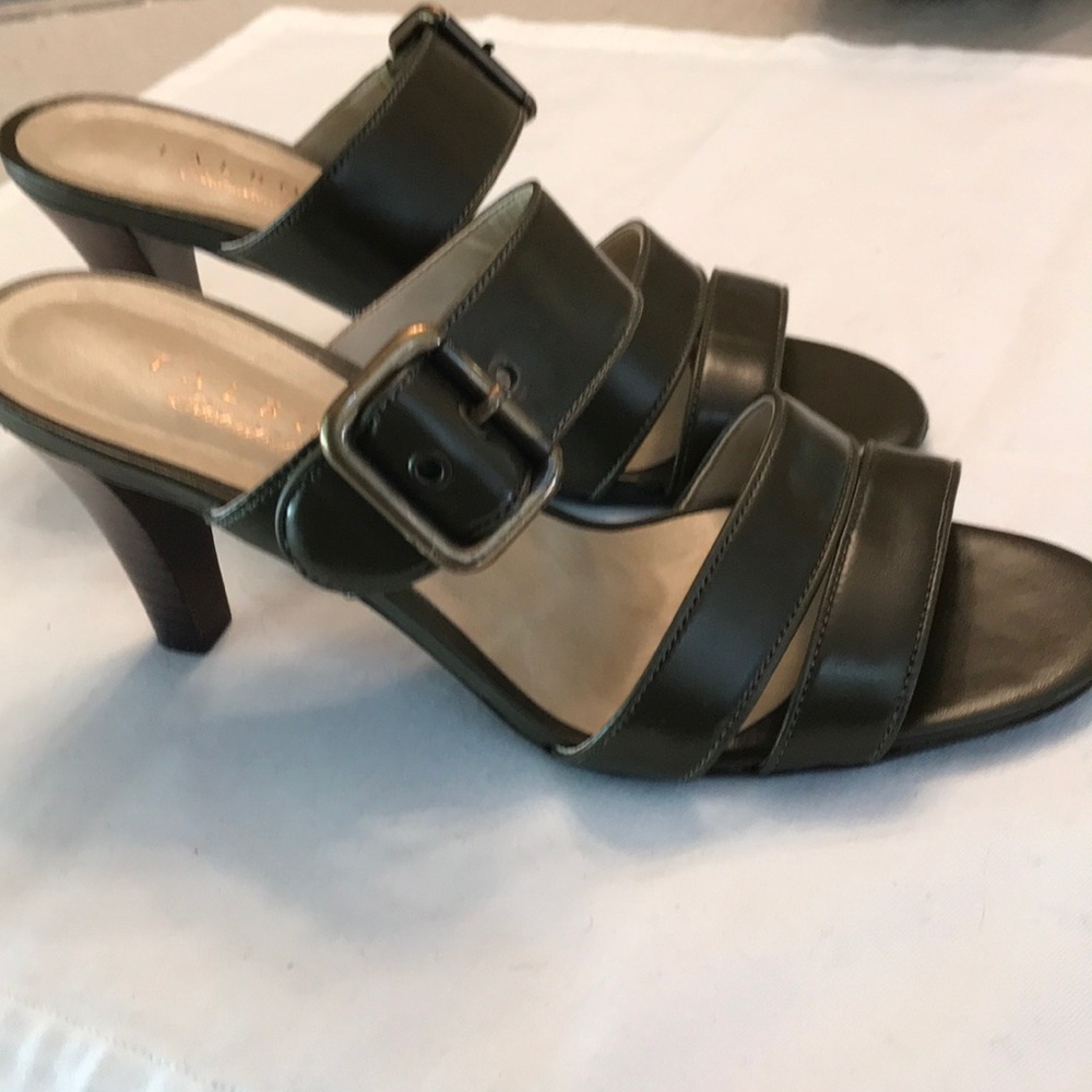 Never worn Talbots 7.5 Slide Sandal - Picture 2 of 6